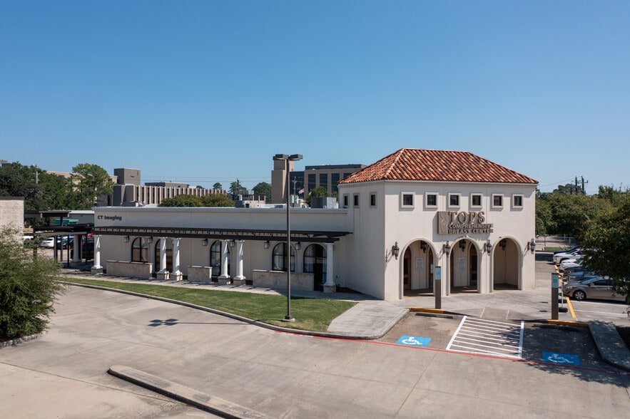 17030 Red Oak Dr, Houston, TX à vendre - Photo de l’immeuble – Image 3 sur 6