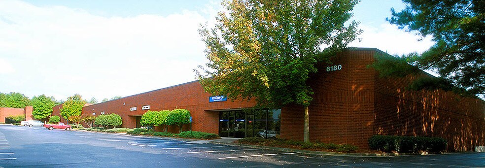 6180 Atlantic Blvd, Norcross, GA à louer - Photo de l’immeuble – Image 2 sur 7