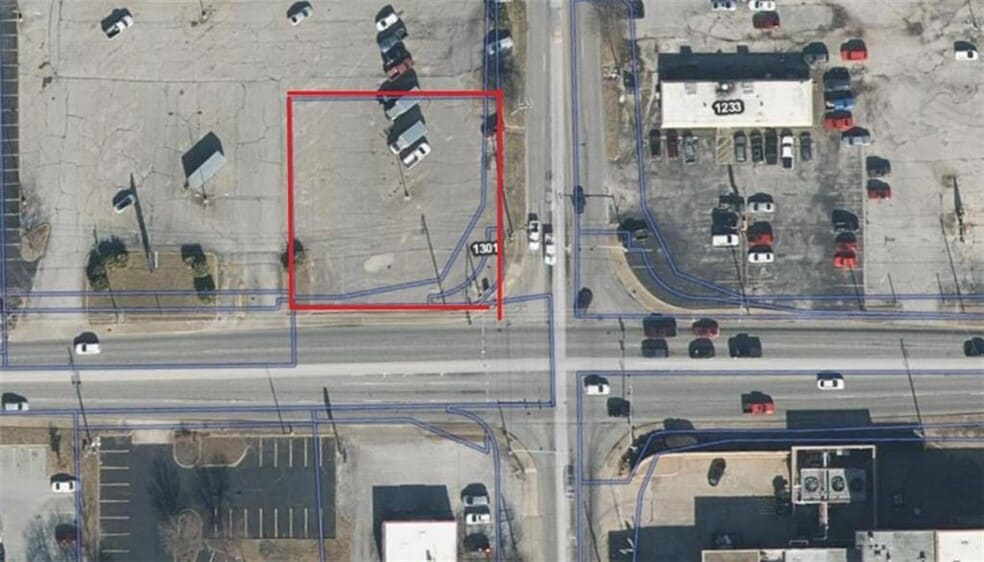 Walnut St & N 13th Street, Rogers, AR à vendre - Photo principale – Image 1 sur 2