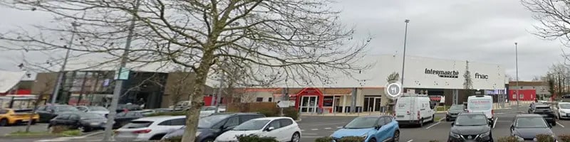 Local commercial dans Rochefort à louer - Photo de l’immeuble – Image 1 sur 3