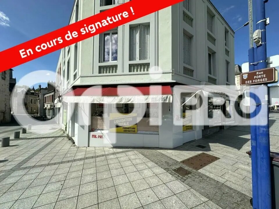 Local commercial dans Montluçon à louer Photo de l’immeuble– Image 1 sur 2