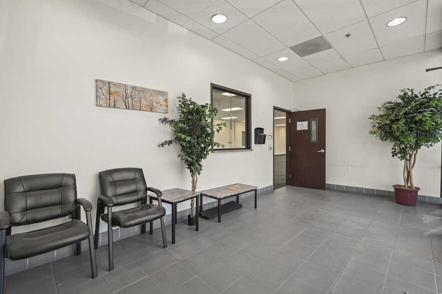 2275 E Newlands Dr, Fernley, NV à louer - Photo de l’immeuble – Image 3 sur 22