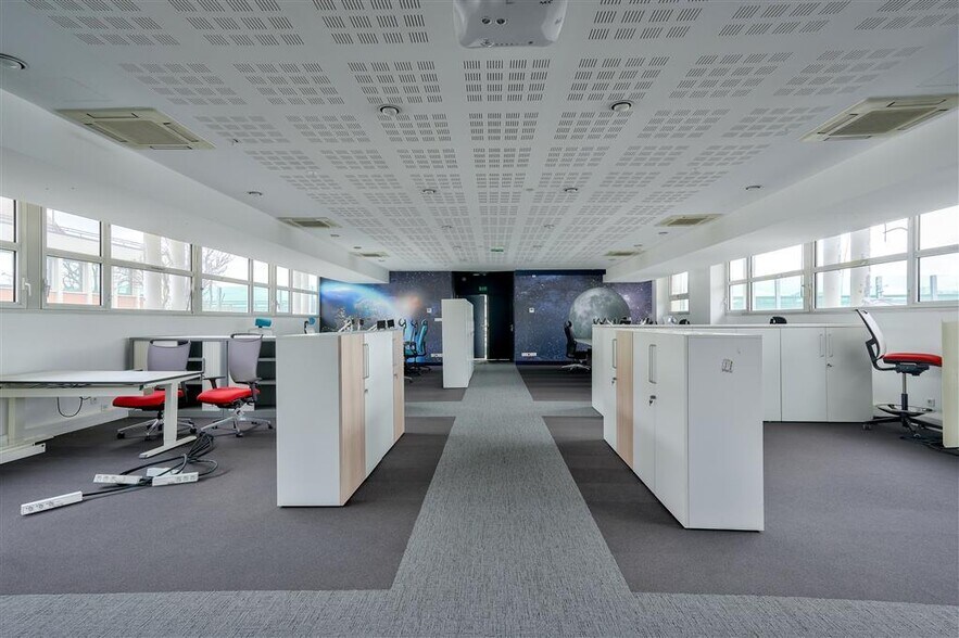 Bureau dans Saint-Cloud à louer - Photo intérieure – Image 2 sur 8