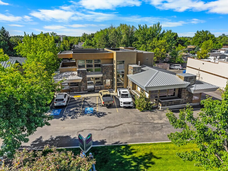 645 E State St, Eagle, ID à louer - Photo de l’immeuble – Image 2 sur 13