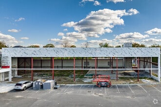 1870 E Jericho Tpke, Huntington, NY à louer Photo de l’immeuble– Image 2 sur 8