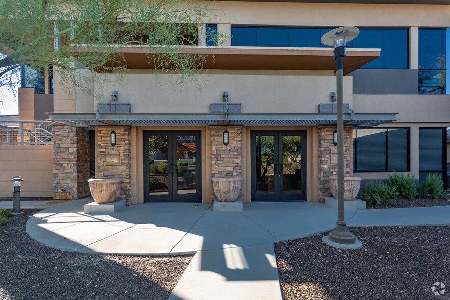 10751 N Frank Lloyd Wright Blvd, Scottsdale, AZ à louer - Photo de l’immeuble – Image 2 sur 12