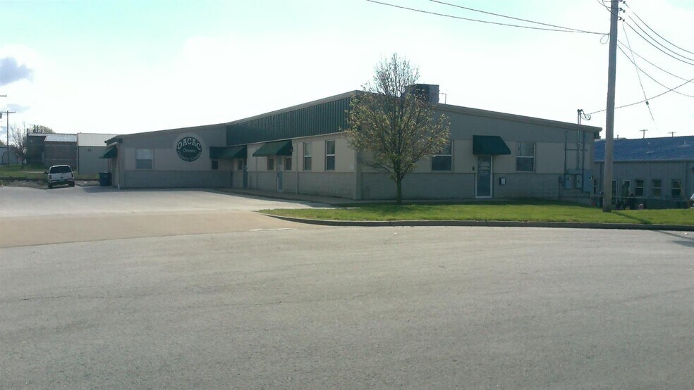 560 N Stewart Ave, Springfield, MO à louer - Photo principale – Image 1 sur 4