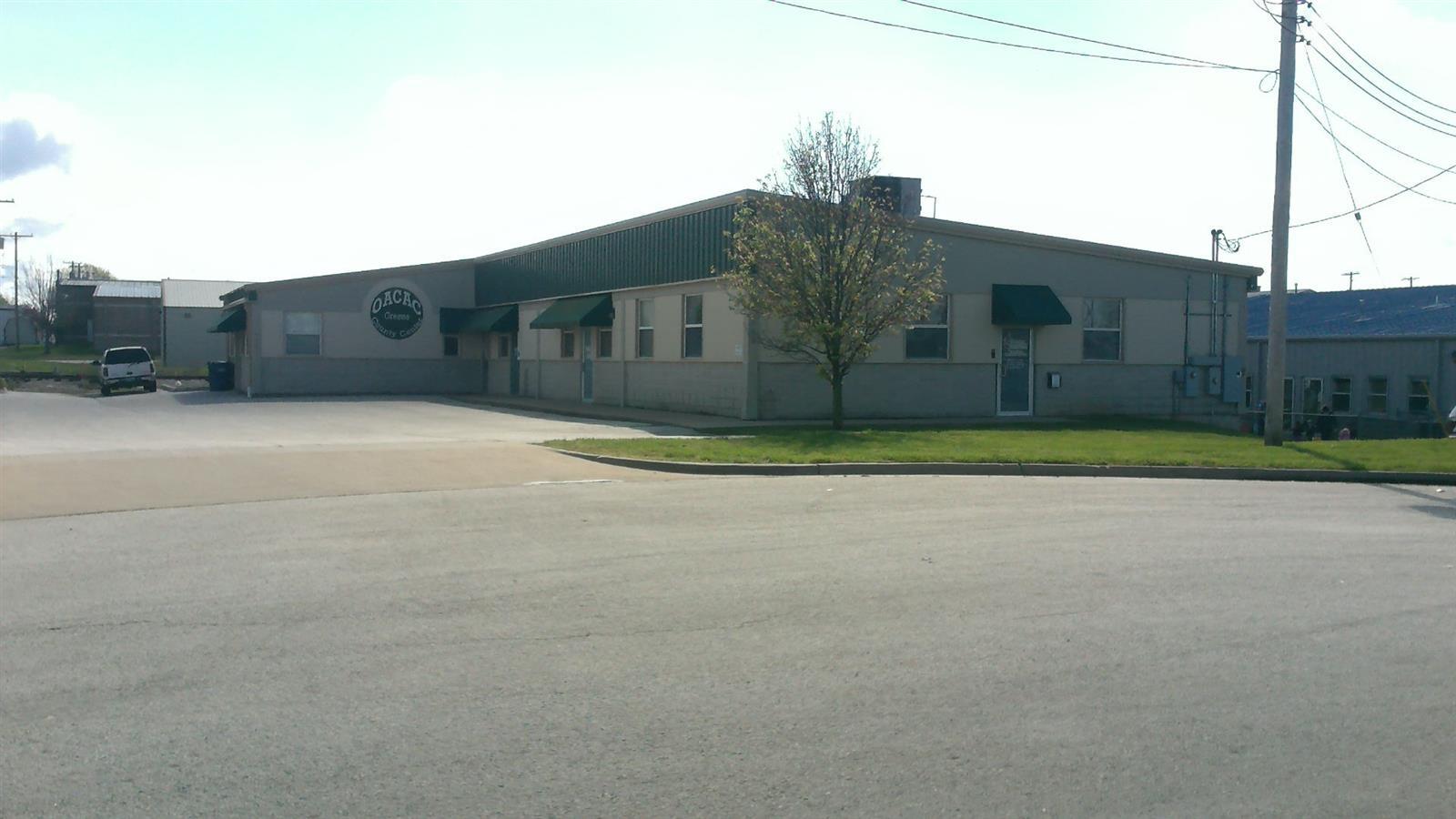 560 N Stewart Ave, Springfield, MO à louer Photo principale– Image 1 sur 5