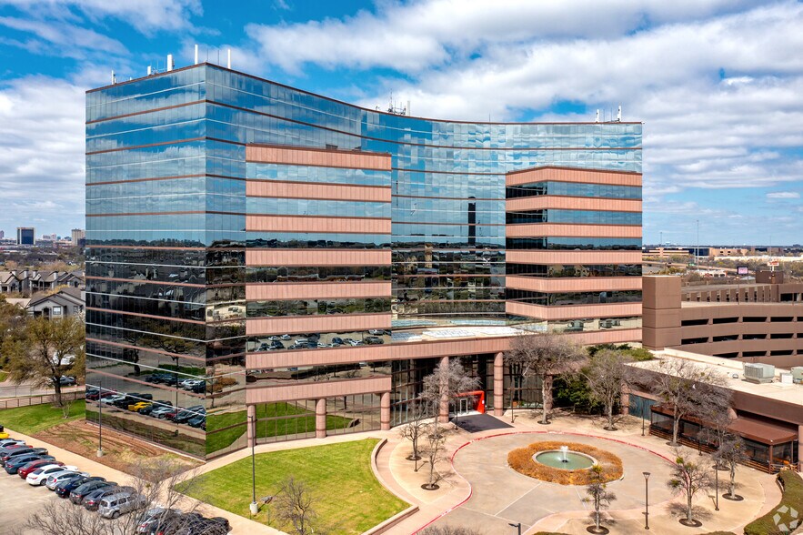 12225 Greenville Ave, Dallas, TX à louer - Photo de l’immeuble – Image 3 sur 6