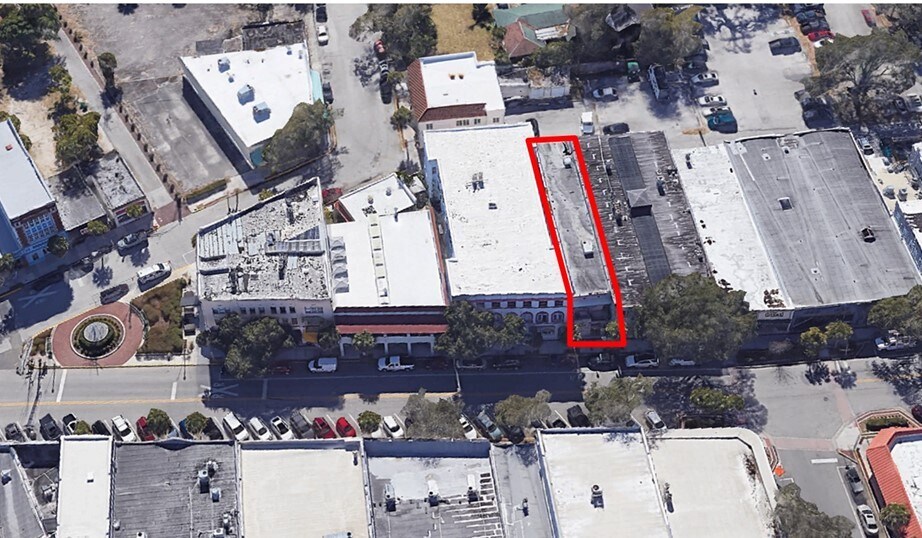 905 E New Haven Ave, Melbourne, FL à louer - Photo de l’immeuble – Image 2 sur 10