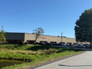 100 Business Park Dr, Tyngsborough, MA à louer Photo intérieure– Image 2 sur 5