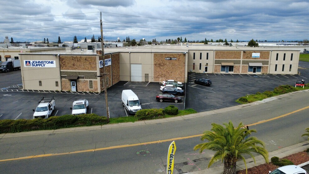 3301-3325 Orange Grove Ave, North Hghlds, North Highlands, CA à vendre - Photo de l’immeuble – Image 2 sur 9