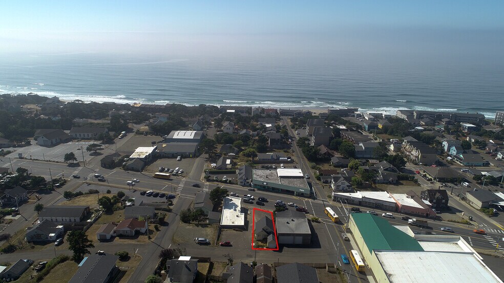 1333 NE Keel Ave, Lincoln City, OR à vendre - Photo principale – Image 1 sur 55
