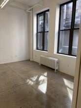 237 W 37th St, New York, NY à louer Photo intérieure– Image 2 sur 3