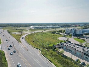 40-50 Cowan Pl, Guelph, ON à louer Photo de l’immeuble– Image 1 sur 5