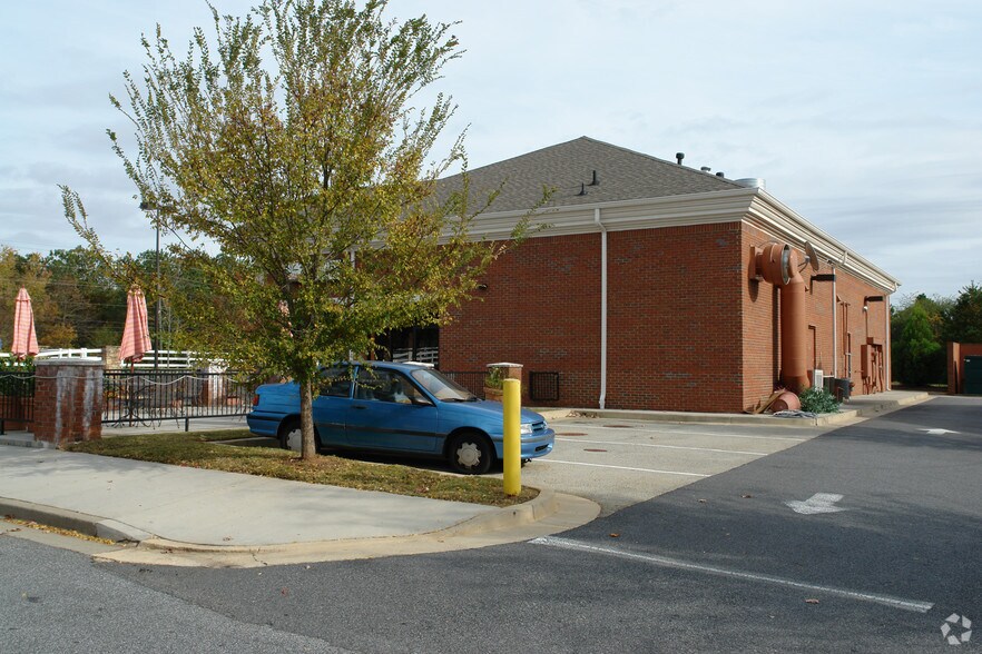 540 W Crossville Rd, Roswell, GA à louer - Photo de l’immeuble – Image 2 sur 4