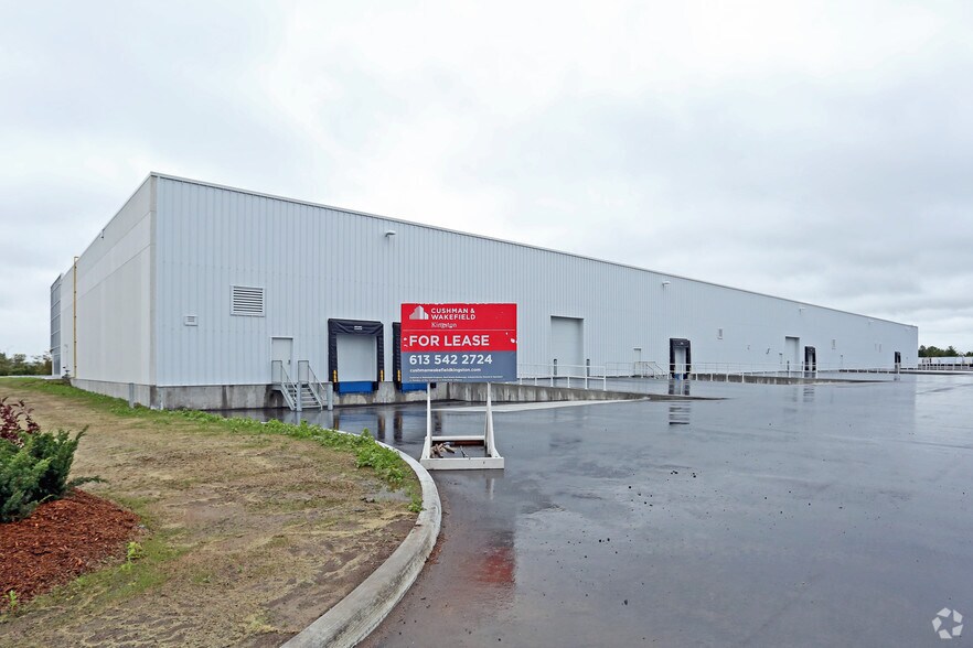 1525 Robinson Ct, Kingston, ON à louer - Photo de l’immeuble – Image 3 sur 3