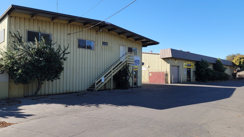 2612 Woodland Ave, Modesto, CA à louer - Photo de l’immeuble – Image 1 sur 11