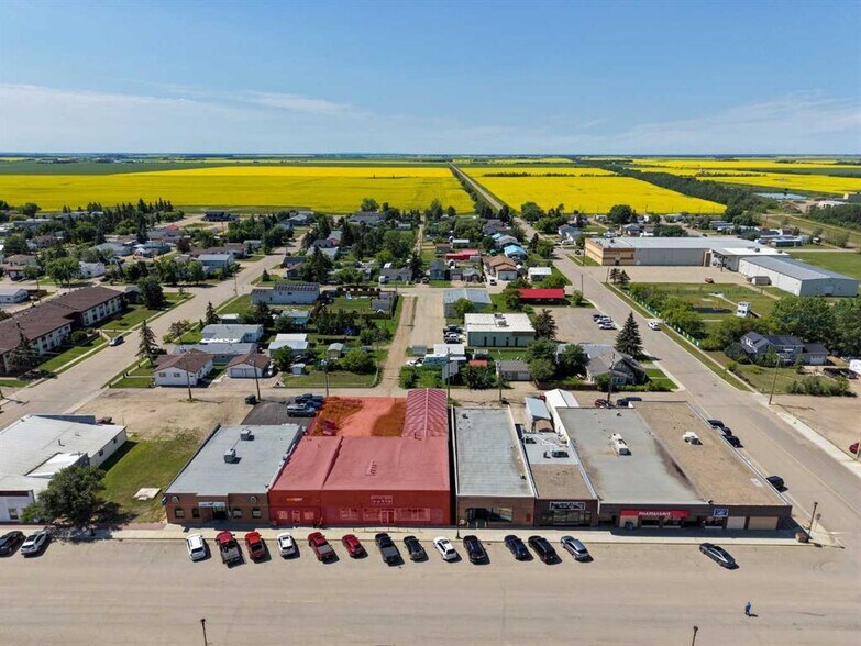 17 Main St Sw, Falher, AB à vendre - Photo de l’immeuble – Image 2 sur 5