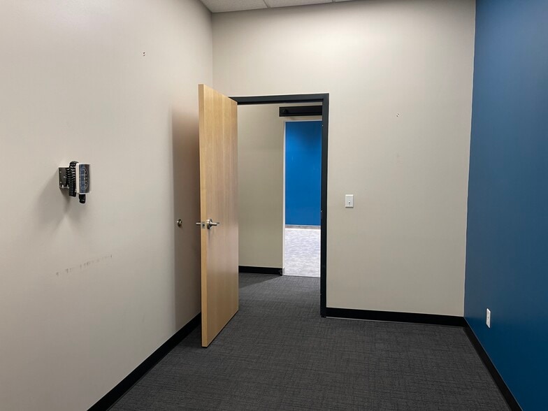 211 Sioux Point Rd, Dakota Dunes, SD à louer - Photo intérieure – Image 2 sur 13