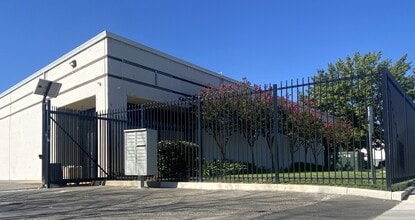 8530 Fruitridge Rd, Sacramento, CA à louer Photo de l’immeuble– Image 1 sur 2