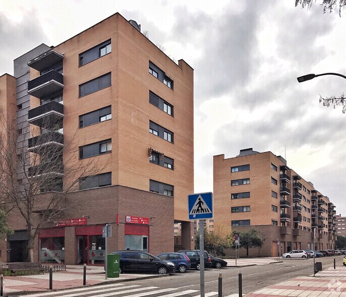 Calle Adelfas, 3, Alcorcón, Madrid à vendre - Photo de l’immeuble – Image 3 sur 3