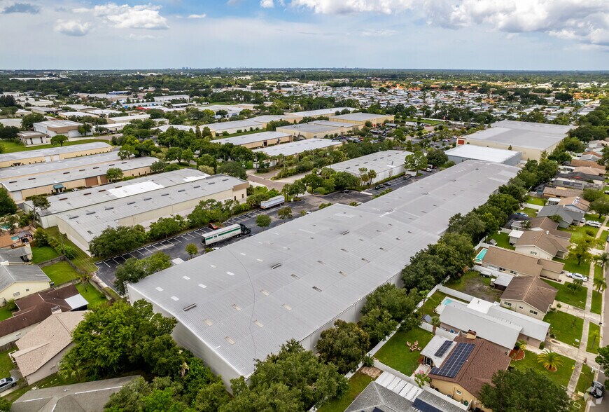 7100 123rd Cir N, Largo, FL à louer - Aérien – Image 3 sur 4