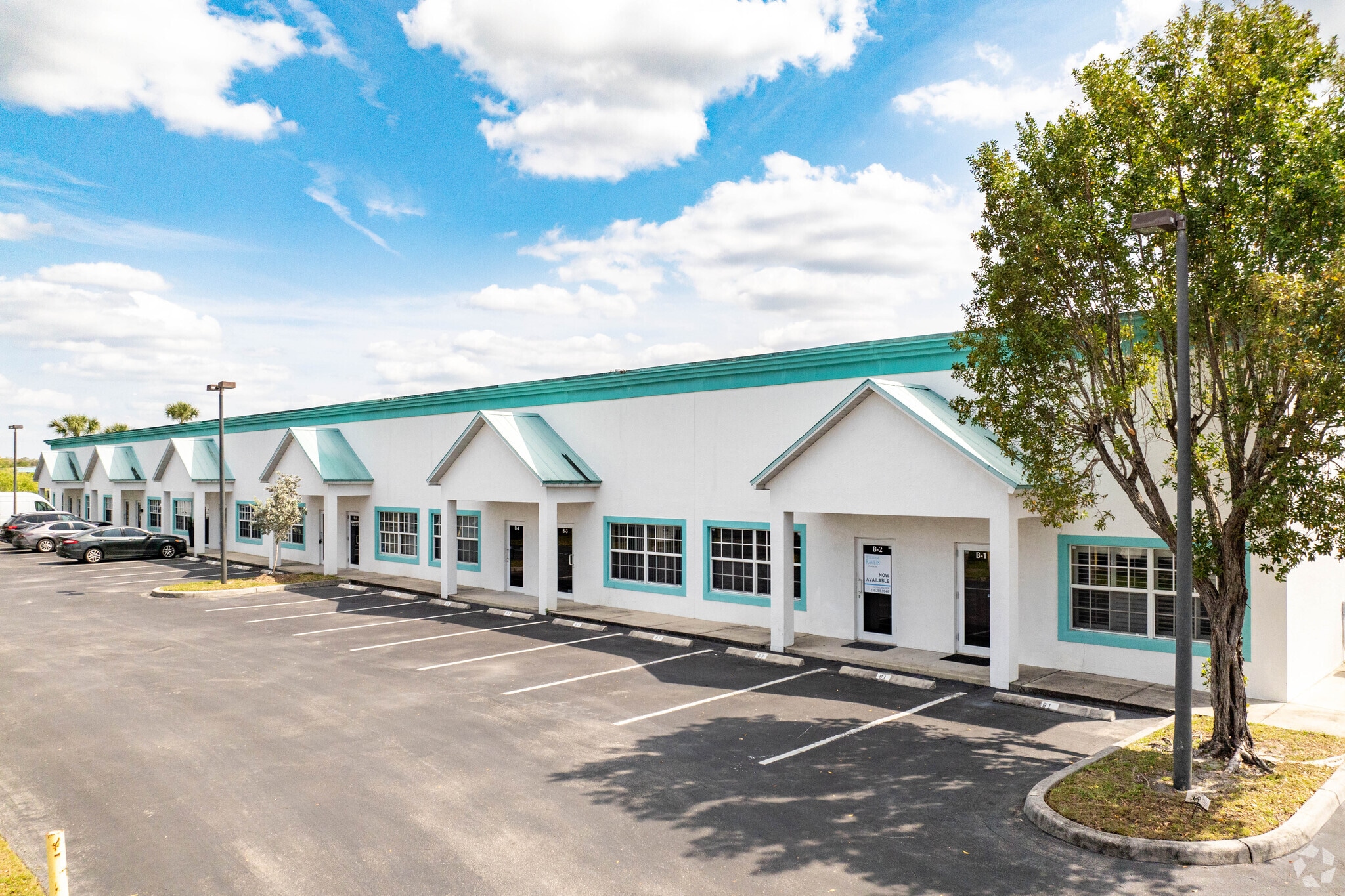 3560 Work Dr, Fort Myers, FL à louer Photo principale– Image 1 sur 30