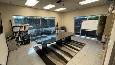 8724 Millergrove Dr, Santa Fe Springs, CA à louer Photo intérieure– Image 2 sur 2