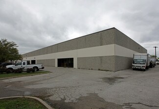 Plus de détails pour 2435 Squire Pl, Farmers Branch, TX - Local d'activités à louer