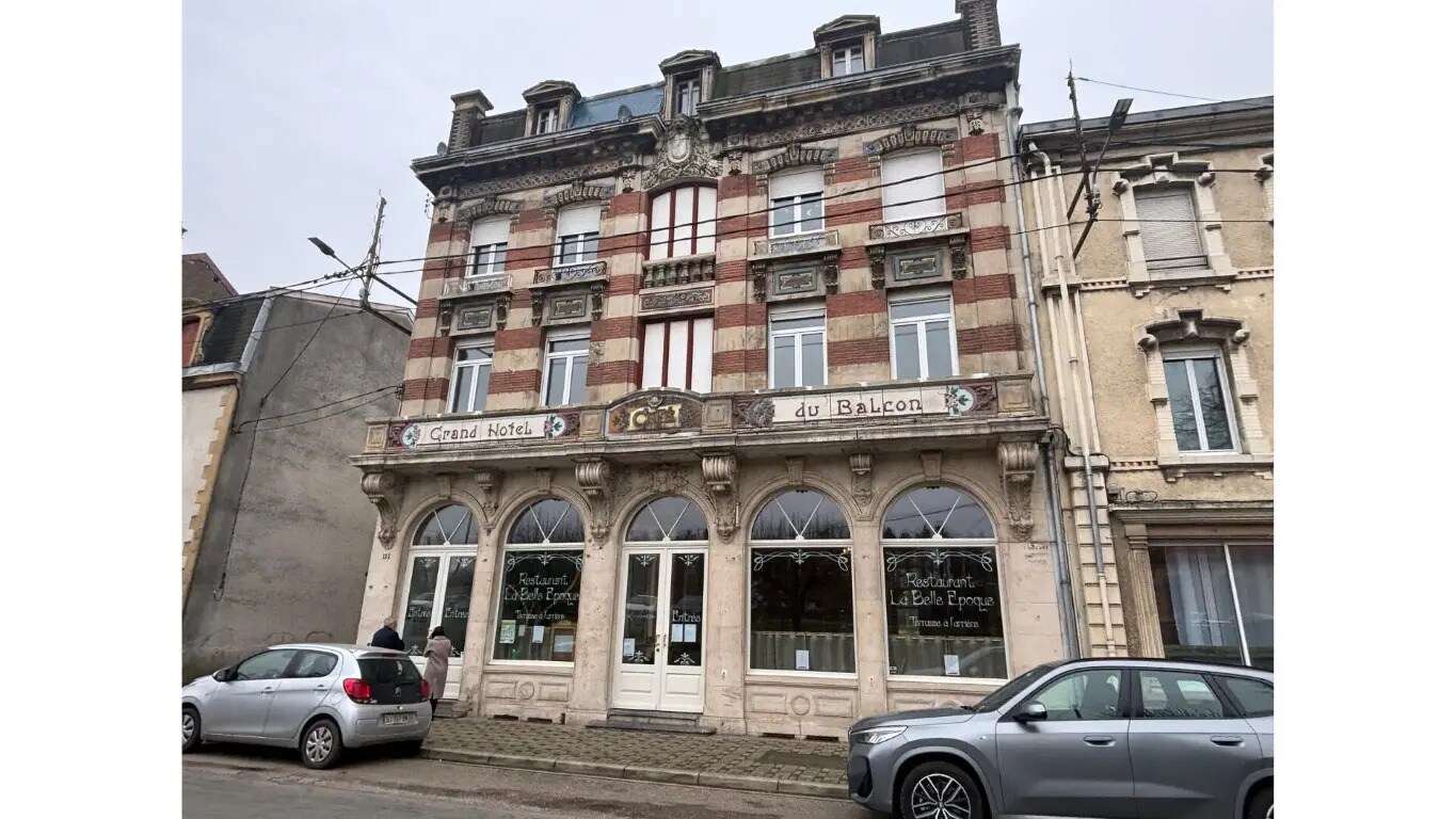 Local commercial dans Homécourt à vendre Photo principale– Image 1 sur 9