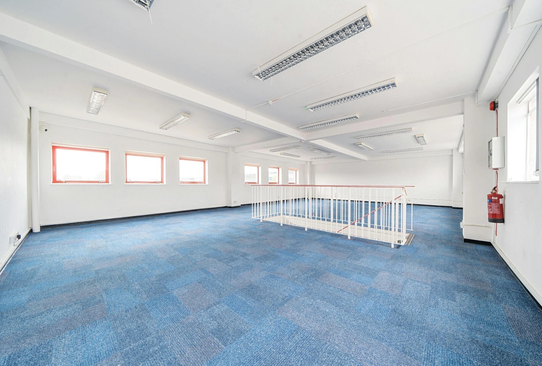 Alliance Rd, Londres à louer Photo intérieure– Image 1 sur 1