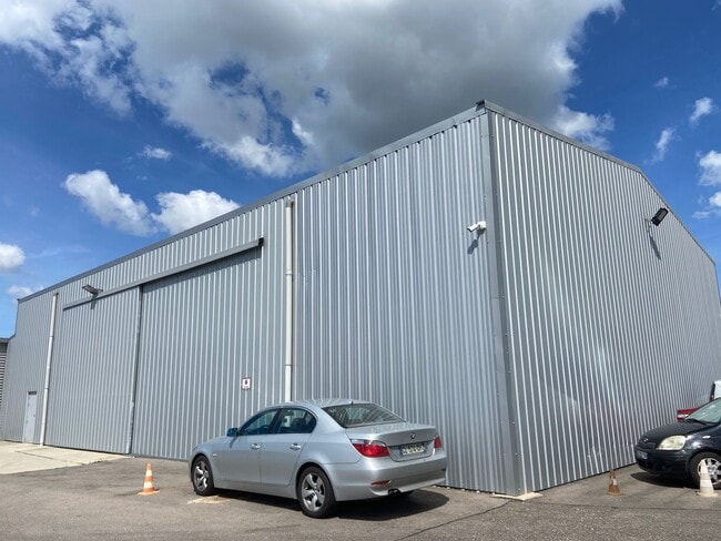 Plus de détails pour 9-13 Rue De Bourgogne, Saint-Priest - Local d'activités à louer