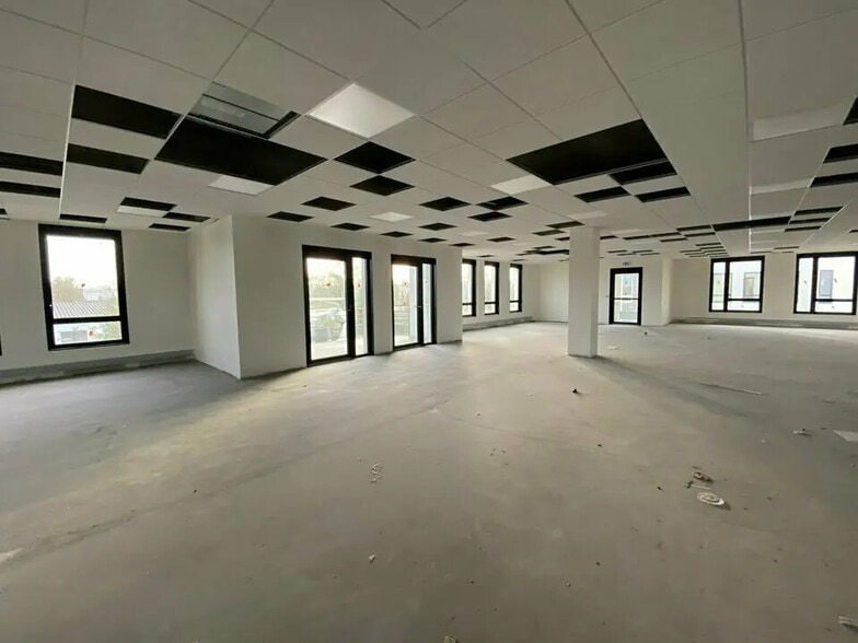 Bureau dans Rillieux-la-Pape à vendre - Photo de l’immeuble – Image 3 sur 9