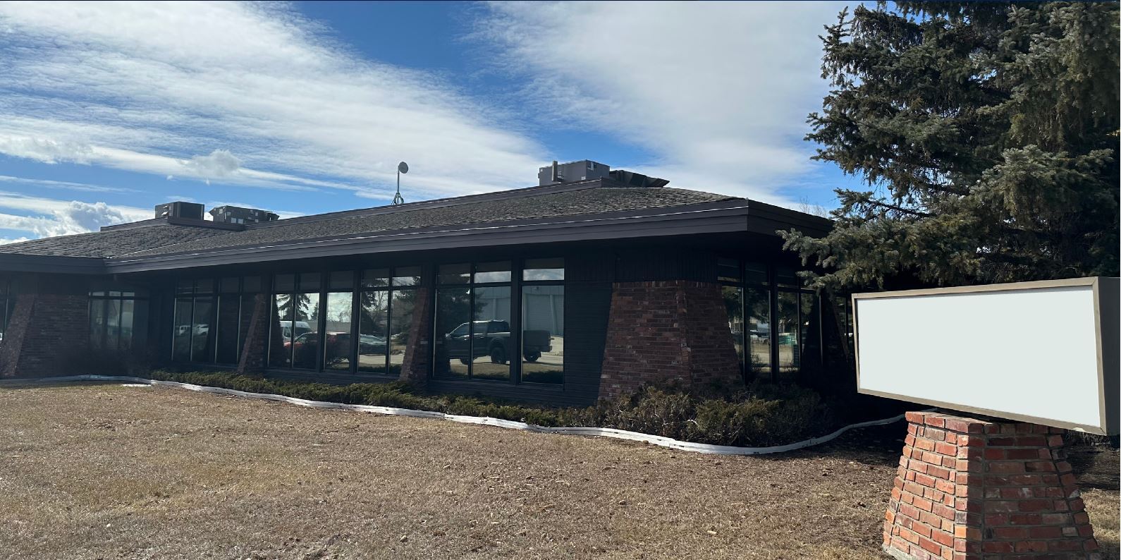 10250A 176th St, Edmonton, AB à louer Photo principale– Image 1 sur 12