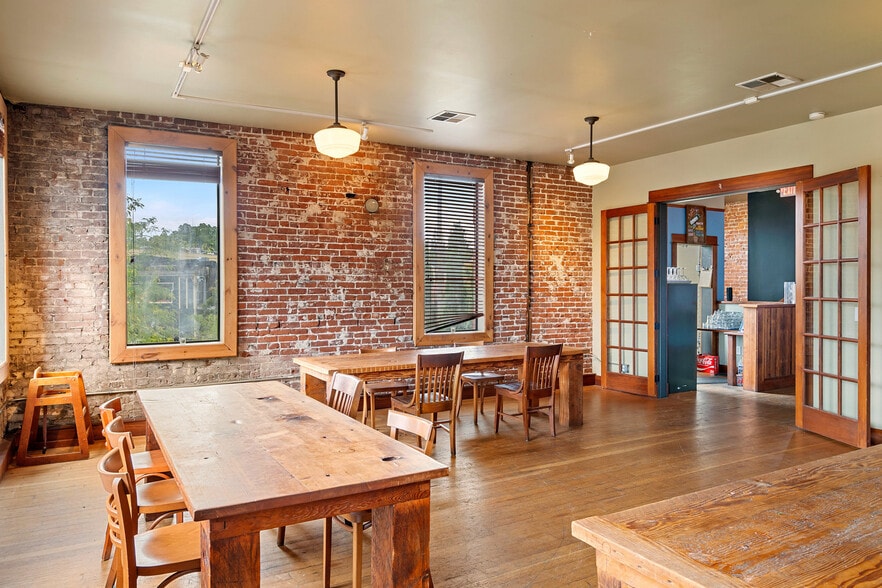 711 NE Dekum St, Portland, OR à vendre - Photo intérieure – Image 3 sur 14