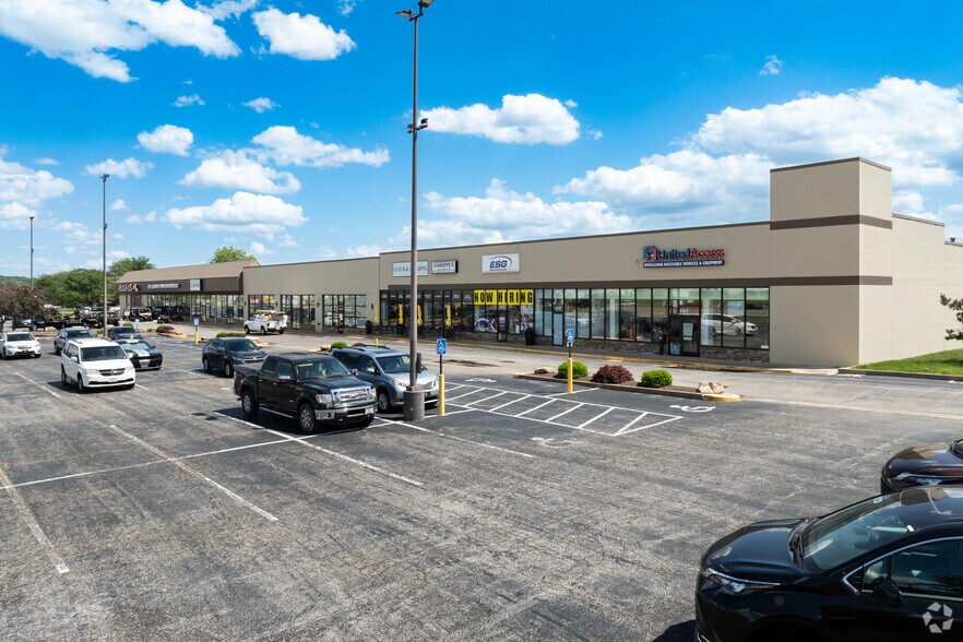946-980 S Highway Dr, Fenton, MO à vendre - Photo de l’immeuble – Image 1 sur 10