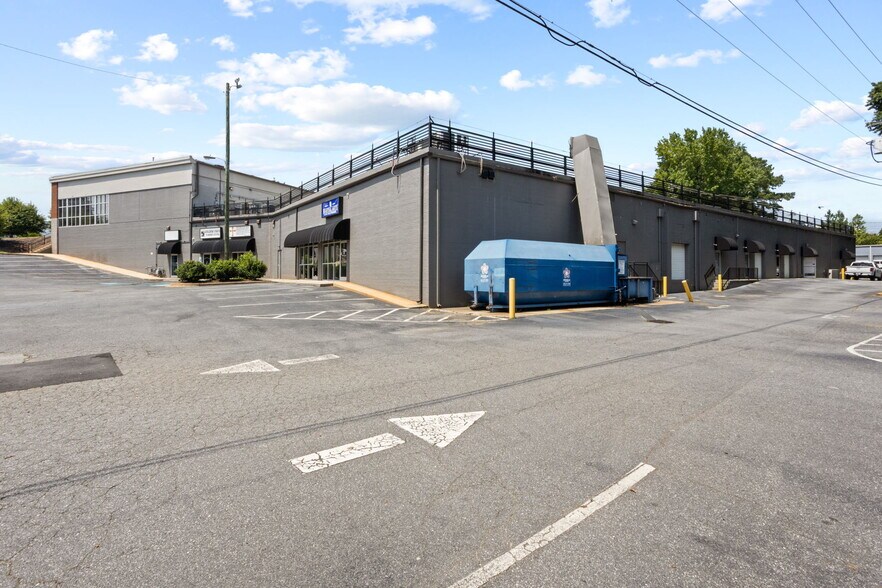3014 N Main St, Anderson, SC à louer - Photo de l’immeuble – Image 1 sur 10