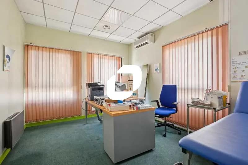 Bureau dans Montmorency à louer - Photo de l’immeuble – Image 3 sur 12