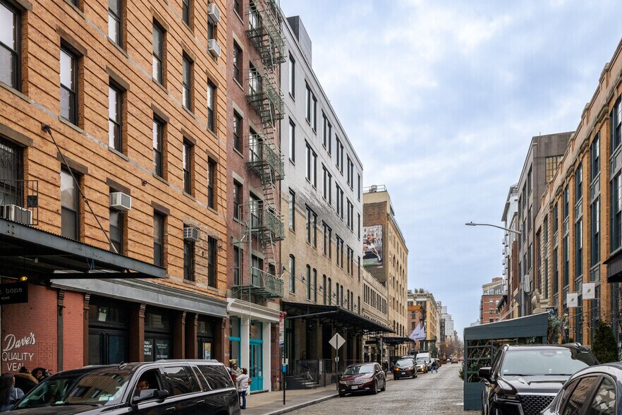 415 W 13th St, New York, NY à louer - Photo de l’immeuble – Image 2 sur 7