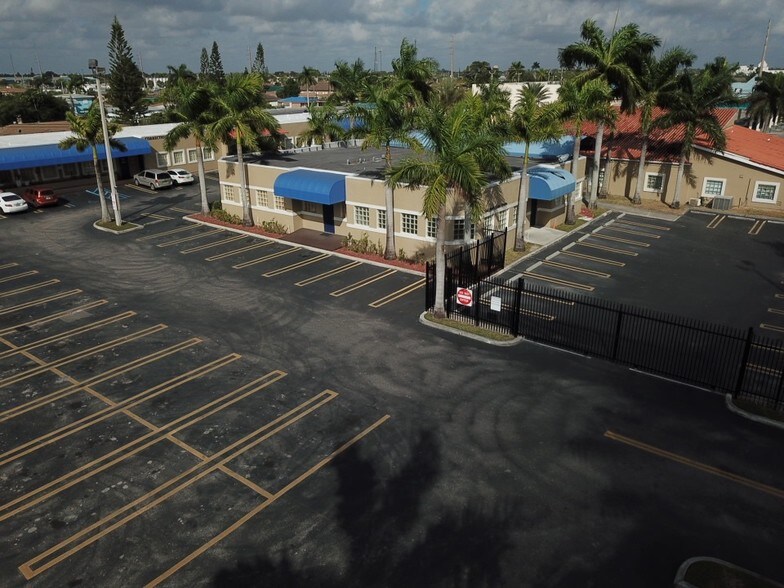 1446 N Krome Ave, Florida City, FL à louer - Photo de l’immeuble – Image 1 sur 15