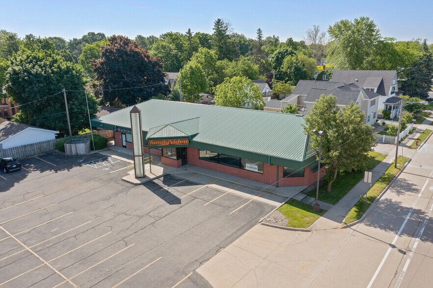 359 Broadway St, South Haven, MI à louer - Photo de l’immeuble – Image 2 sur 6