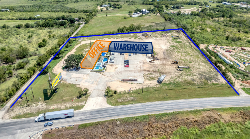7570 IH - 35 Fwy, New Braunfels, TX à vendre - Photo de l’immeuble – Image 2 sur 12