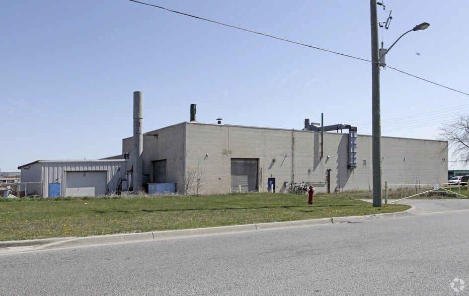 1 Blair Dr, Brampton, ON à vendre - Photo de l’immeuble – Image 2 sur 2