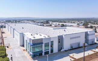 Plus de détails pour 212 N Smith Ave, Corona, CA - Industriel/Logistique à louer