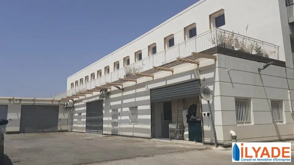 Local d’activités dans Marseille à louer Photo de l’immeuble– Image 1 sur 8