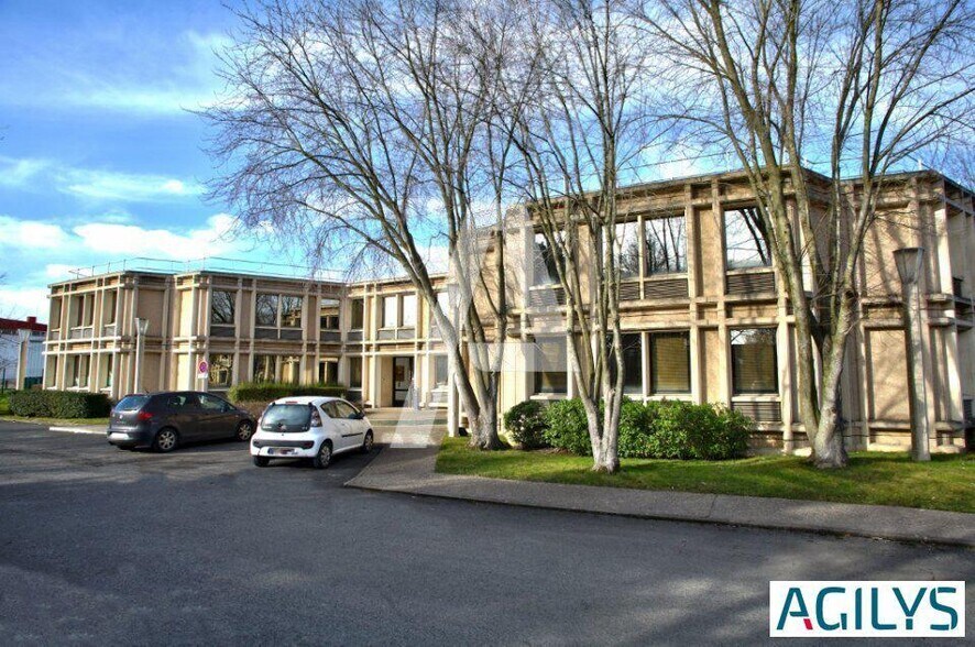 Bureau dans Saint-Aubin à vendre - Photo de l’immeuble – Image 1 sur 12