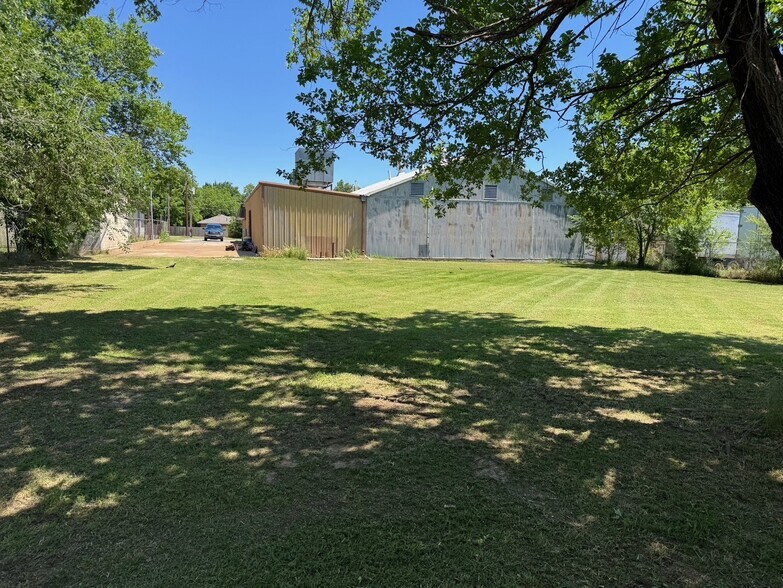 1202 N Flood Ave, Norman, OK à vendre - Photo de l’immeuble – Image 2 sur 3
