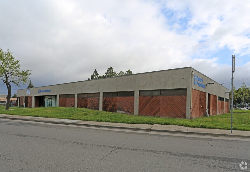 8480 Enterprise Way, Oakland, CA à louer - Photo de l’immeuble – Image 3 sur 9