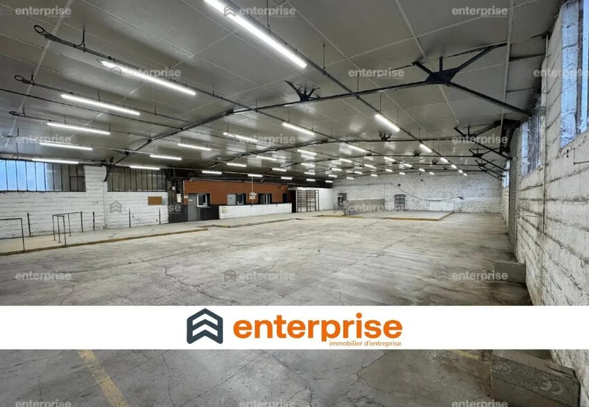 Local d’activités dans Saint-Quentin à louer - Photo intérieure – Image 1 sur 5